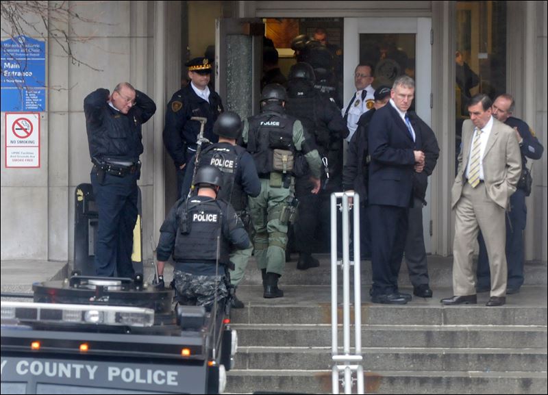 2 dead, 7 hurt in Pittsburgh hospital shooting Toledo Blade