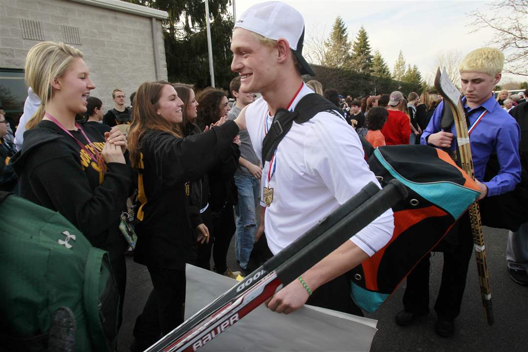 Ian-Clement-celebrates-with-Northview-fans