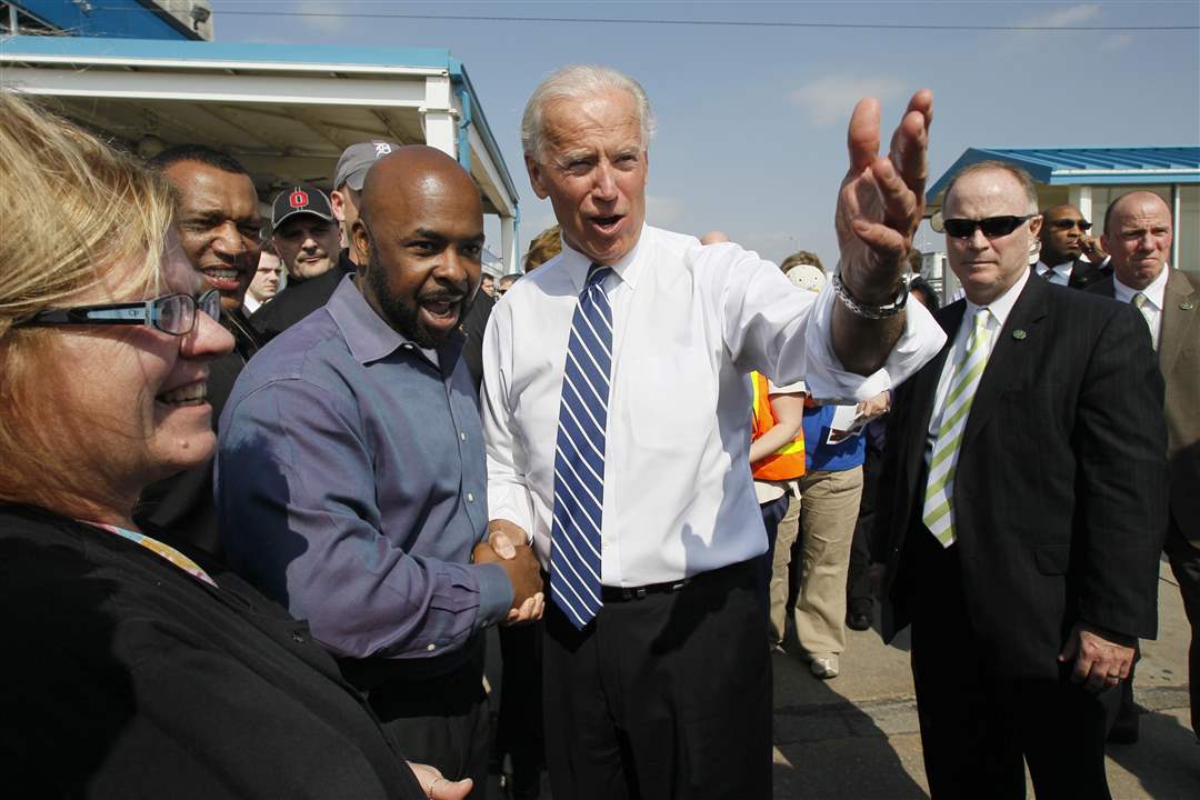 biden-greets-workers