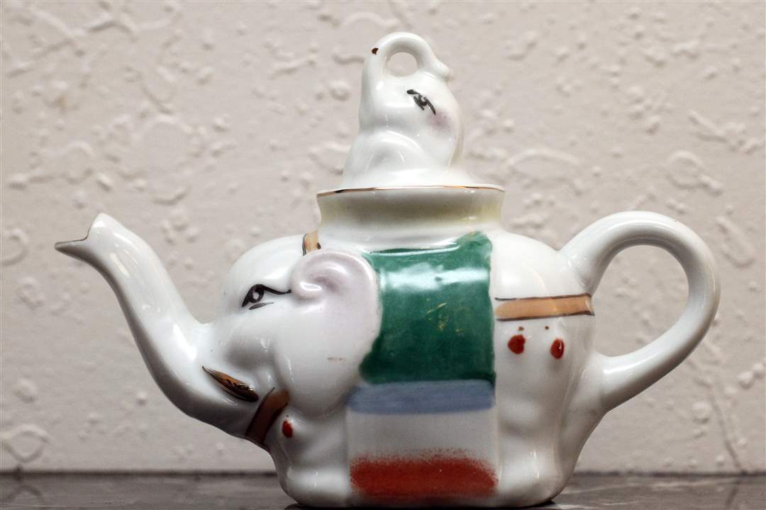 Gill-elephant-teapot