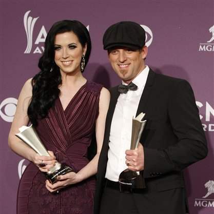 2012-ACM-Awards-Press-Room-Thomson-Square-duo-of-year