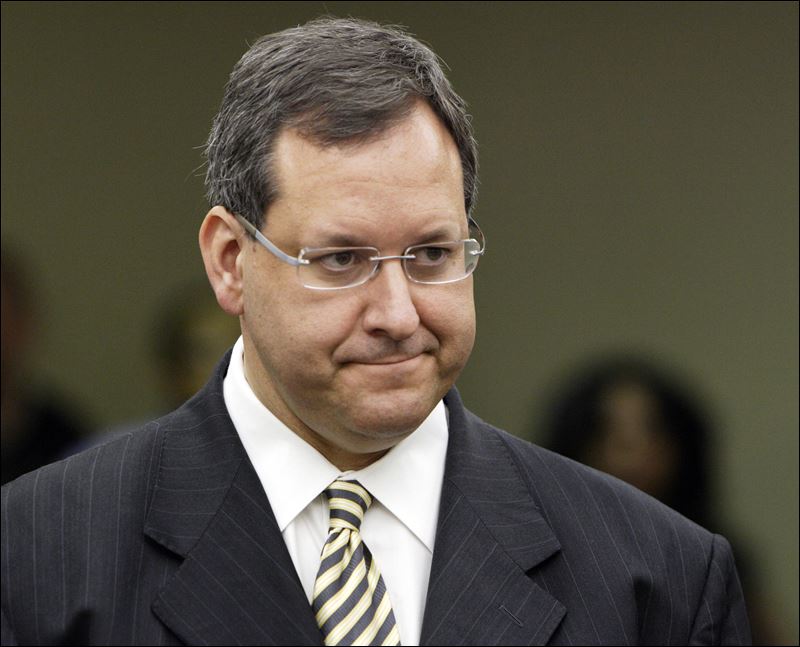 Former Ohio attorney general seeks to keep law license after scandal