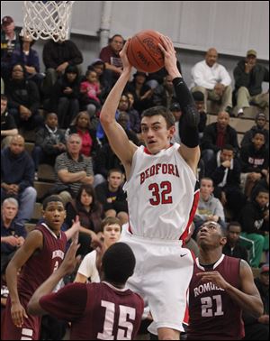 Bedford’s Jackson Lamb averaged 21.8 points but is also getting offers to play baseball.
