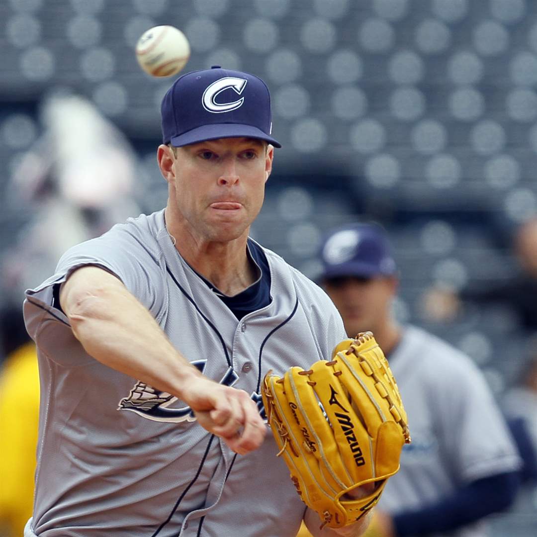 Clippers-pitcher-Corey-Kluber-throws-to-first
