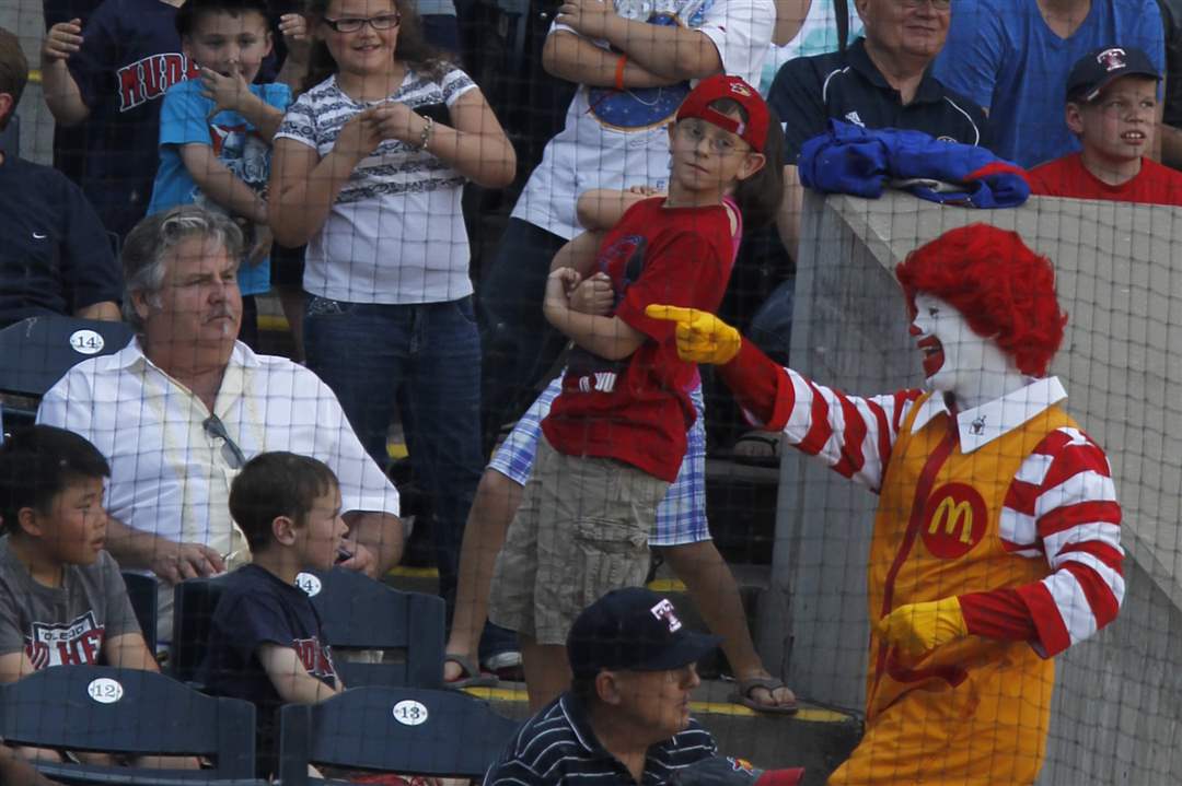 Ronald-McDonald-entertains-fans-during-game