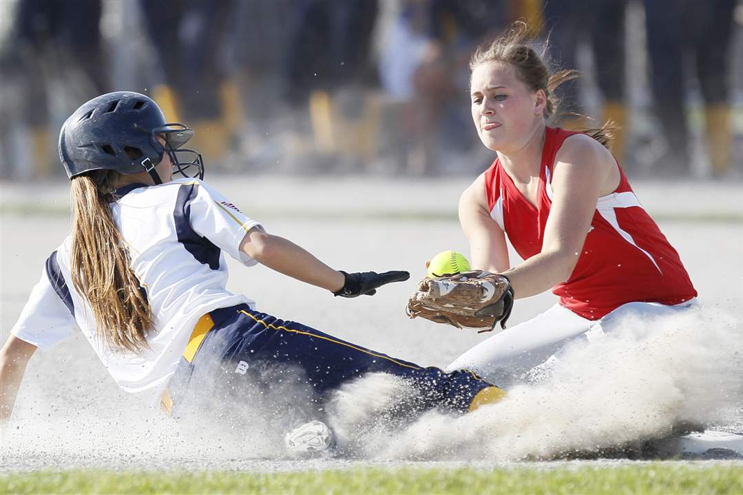 Notre-Dame-s-Rachel-Born-6-steals-second-base