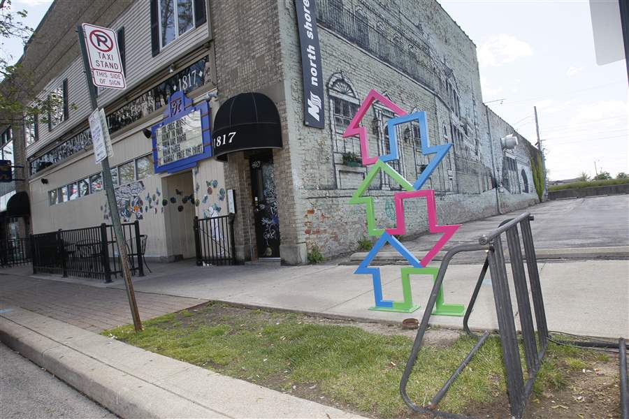 A-bright-bike-rack-on-the-1800-block