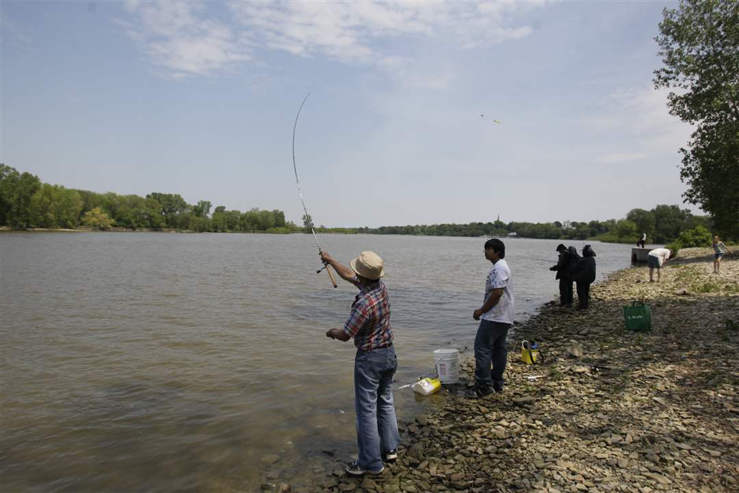 seth-maumee-river-fishing