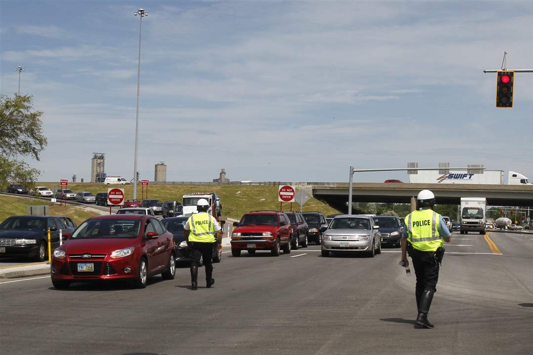 The-Toledo-Police-Dept-s-motorcycle-unit-direct-traffic