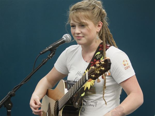 Crystal Bowersox signs with indie label Shanachie - The Blade
