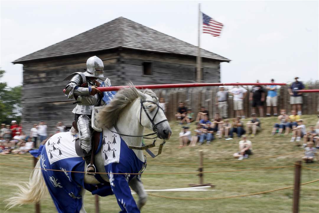 Patrick-Neill-of-Union-City-Ohio-jousts-as-a-15th-century-re-enactor