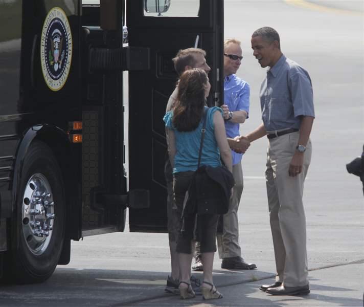 Obama-at-Toledo-express