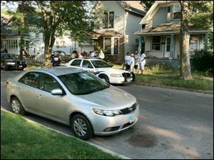 Toledo police are on the scene in the 1100 block of Fernwood Ave.
