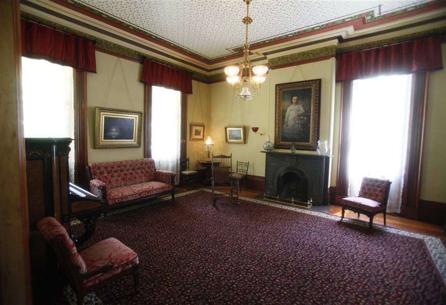 red-parlor
