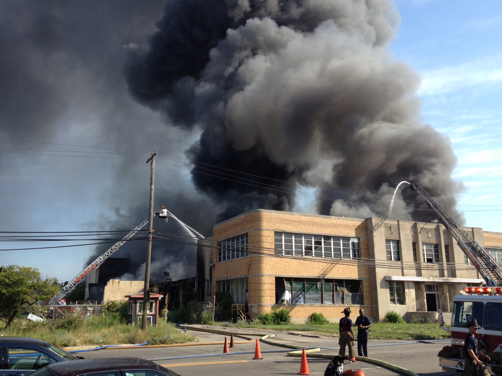 Sanders exoffices, bakery lost to blaze near Detroit The Blade
