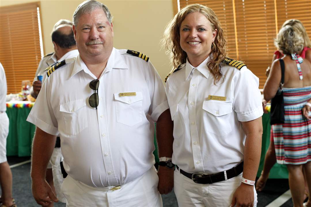 Vice-Commodore-Bob-Lyons-and-Commodore-Amanda-Foeller