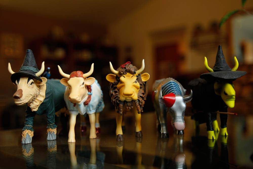 Cows-dressed-as-the-main-characters