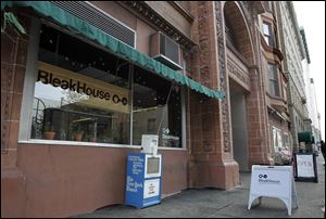 Coffee Shops Toledo on Bleak House Coffee On Madison Avenue In The Spitzer Building Is