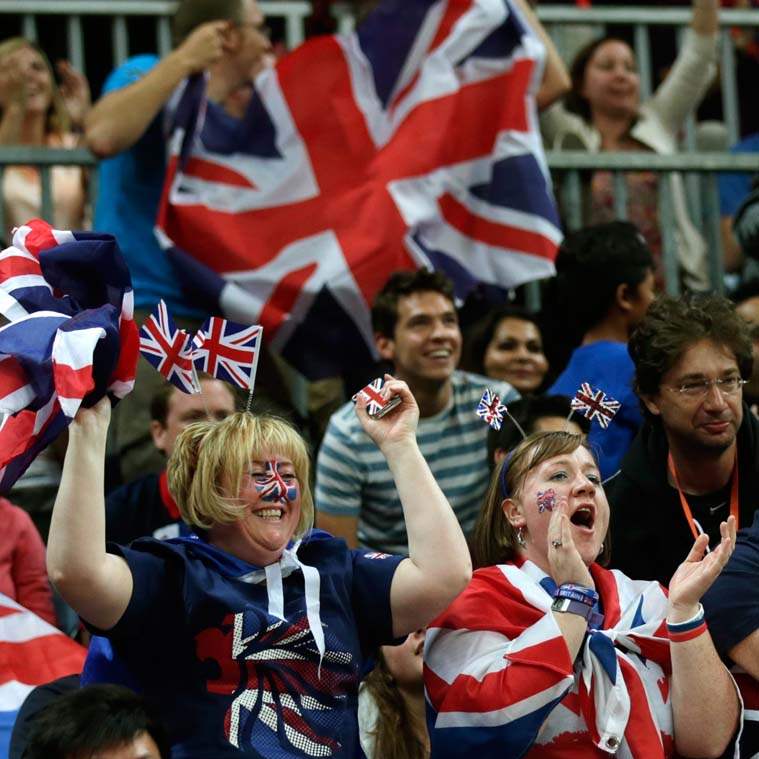 London-Olympics-Basketball-Men-British-fans-cheer
