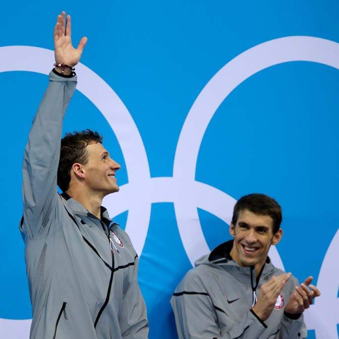 London-Olympics-Swimming-Men-Ryan-Lochte-waves-to-fans