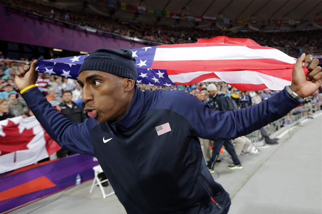 United-States-Erik-Kynard-celebrates-winning-silver