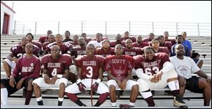 FROM LEFT
Row 1: Manta Harris,Reuben Pratt, Daquan Jones, Jamar
Flunder, Rishard Ticey, head coach Mike Daniels
Row 2: Quincy Smith, Tre Russell, Daniel Drake, Bryan
Pinkney, Deangelo Gaston, Jermaine Hamilton
Row 3: Josh Brackette, Lakeith Ross, Roy Lindsay, Trey
Brown, Denzel Middleton, Travion Harris, Antonio Duhart,
Gavin Whittington
Row 4: Dakari Adams, Tarnez Jones, Keonte Davis, Shawn
Jackson, Jaquez Steele, Shawn Rogers