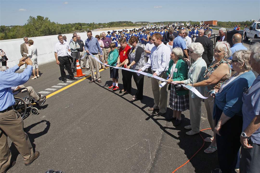 US-24-open-ceremonial-ribbon