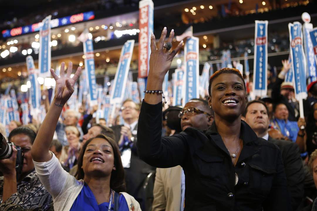 Democratic-Convention-delegates-cheer-first-lady