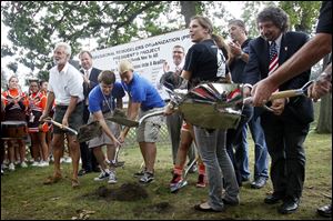 Students from Sylvania Southview joined community members and members of the Professional Remodelers Organization in a groundbreaking ceremony Wednesday afternoon at the Taylor family home in Sylvania. 