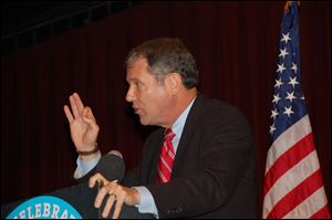 U.S. Sen. Sherrod Brown (D., Ohio) speaks to the Ohio delegation at the Democratic National Convention in Charlotte. He faces a fierce re-election challenge from Republican state Treasurer Josh Mandel.