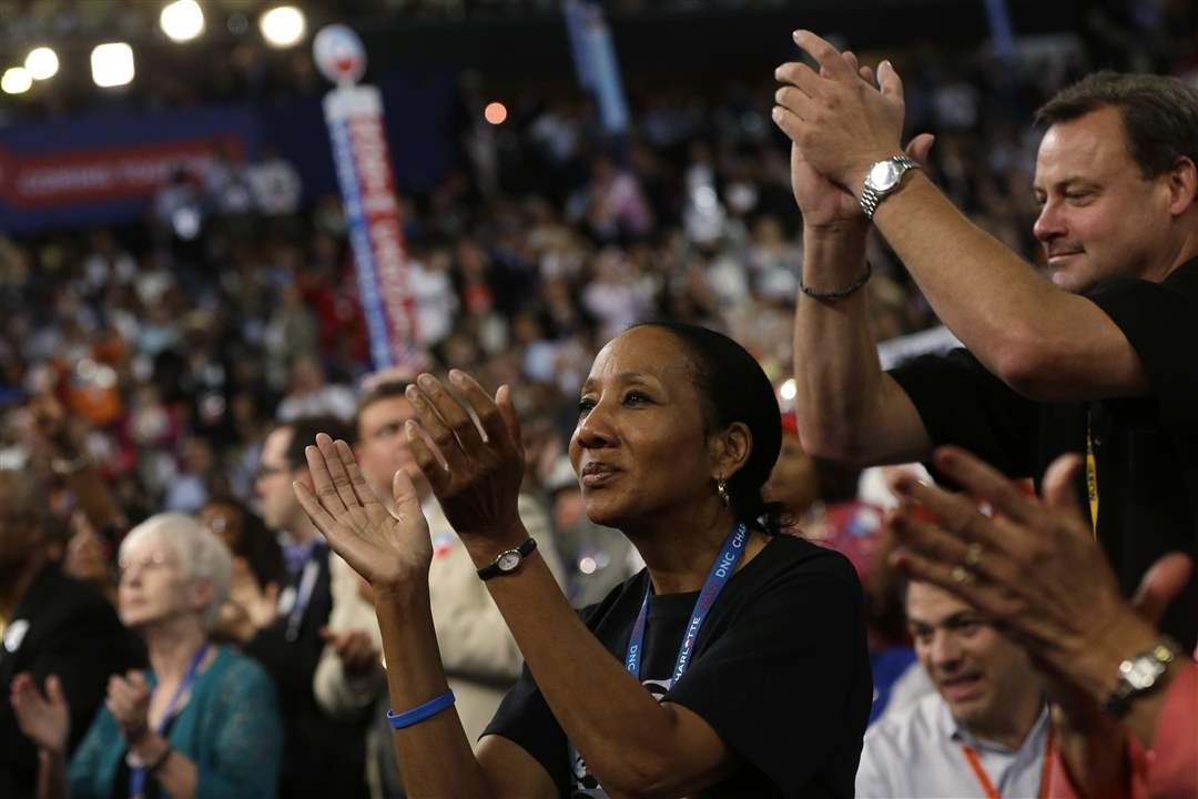 Democratic-Convention-Lewis-applause