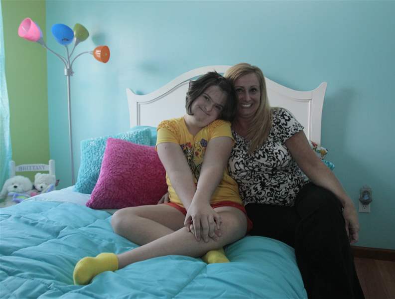 Brittany-Kookoothe-13-and-her-mom-Marlene-Neyhart