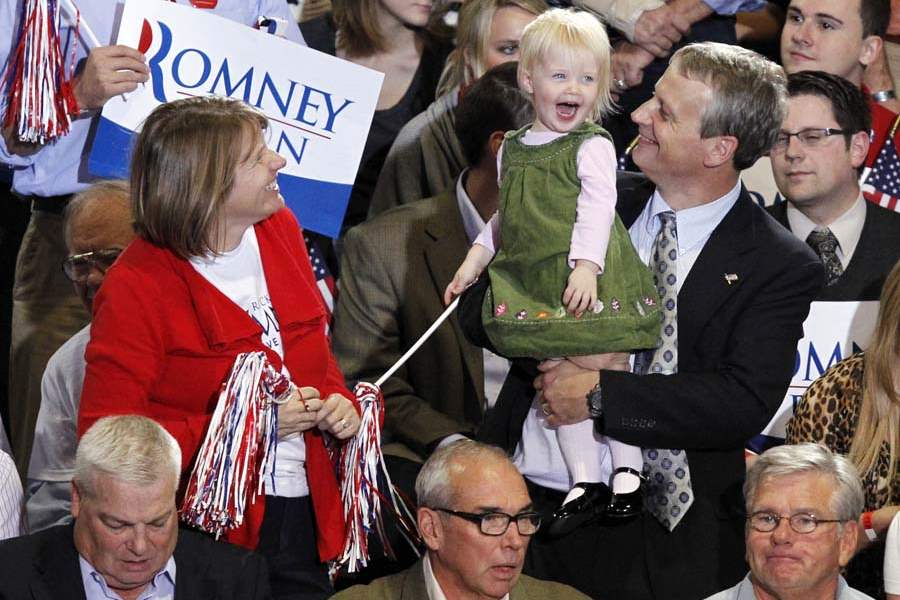 CTY-Romney27p-crowd
