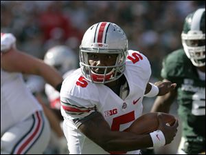 Ohio State quarterback Braxton Miller helped lead the Buckeyes to 383 yards of offense.