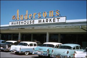 Retail outlets began as The Andersons Warehouse Market in 1952. More recently, the outlets have become proficient in specialty foods, wines, and garden center merchandise.