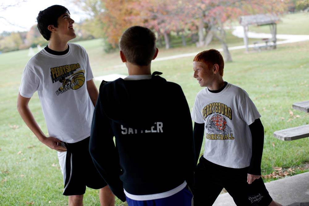 Perrysburg-run-with-jackets-laugh-and-stretch
