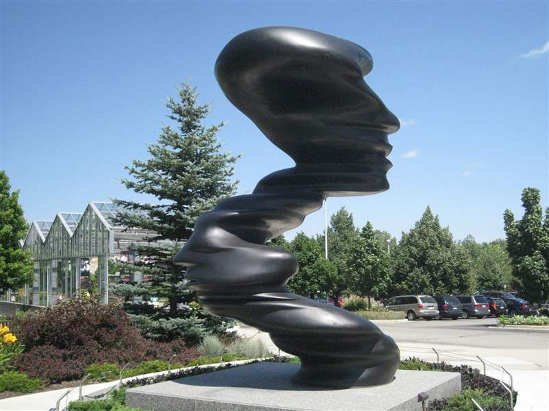 The-15-foot-bronze-sculpture-Bent-of-Mind-by-Tony-Cragg