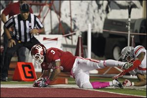 Indiana wide receiver Cody Latimer (3) scores on a 2-point conversion late in the fourth quarter.