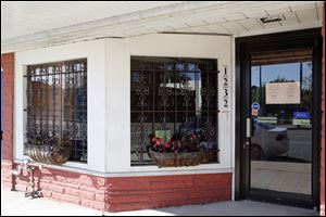 Exterior of the Nueva Esperanza Credit Union.