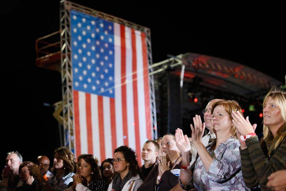 Romney-in-Defiance-flag-flying