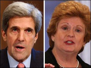 Sens. John Kerry and Debbie Stabenow back tougher notification rules for plant closings and mass layoffs.