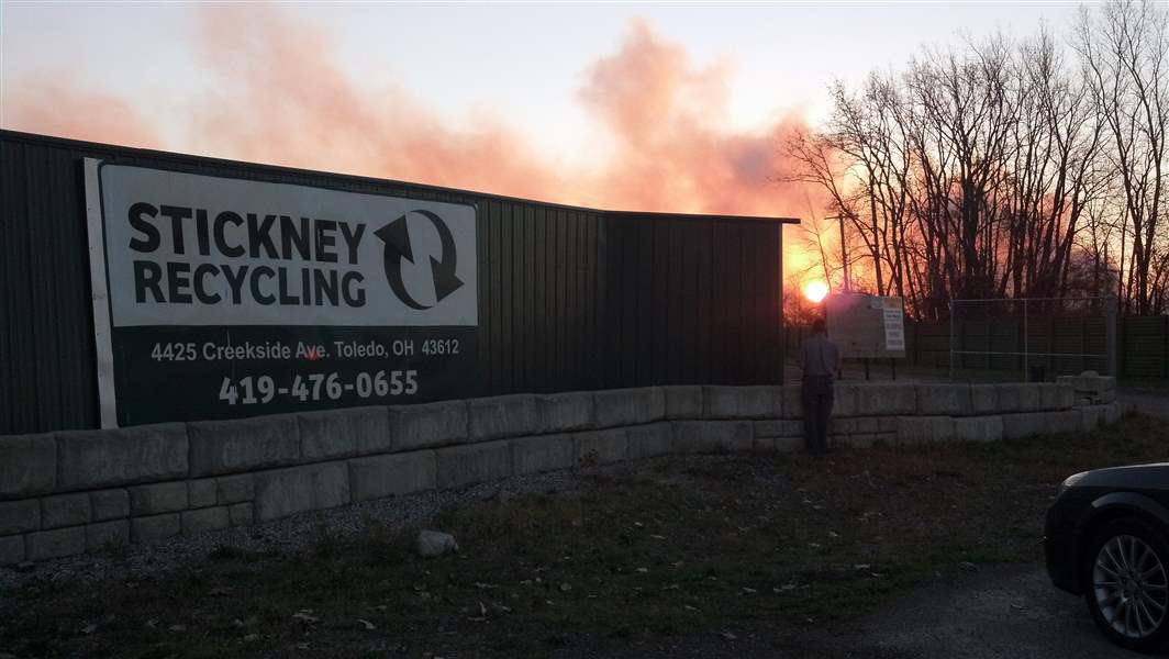 The-sun-rises-behind-Stickney-Recycling-Plant