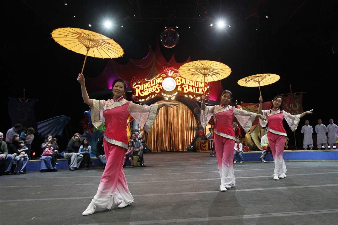 The-Chinese-Association-of-Greater-Toledo-Dancers