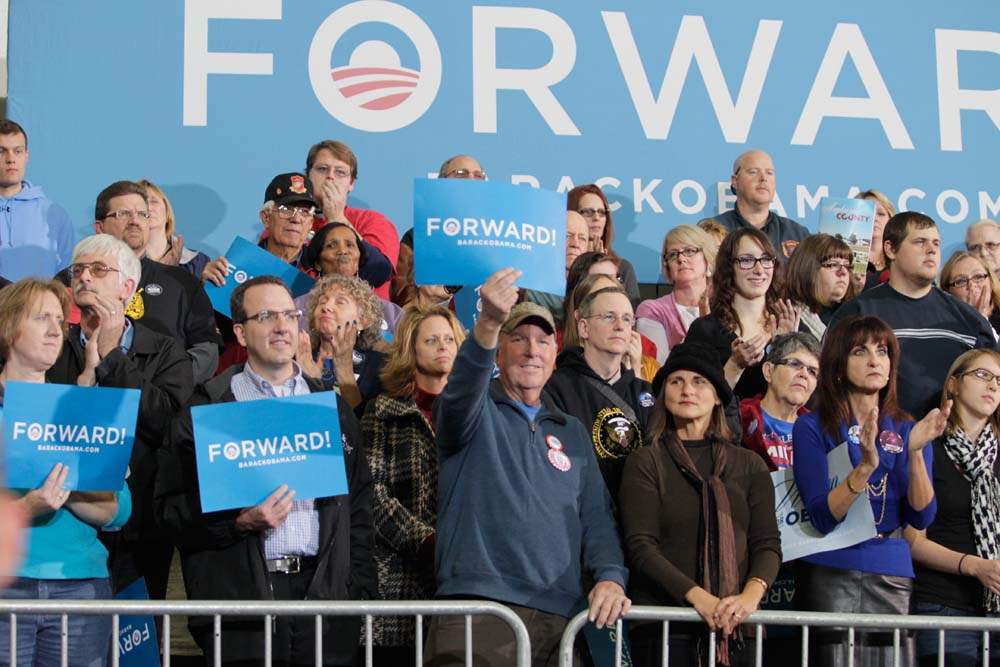 Supporters-wave-signs-in-support-of-President-Barack-Obama