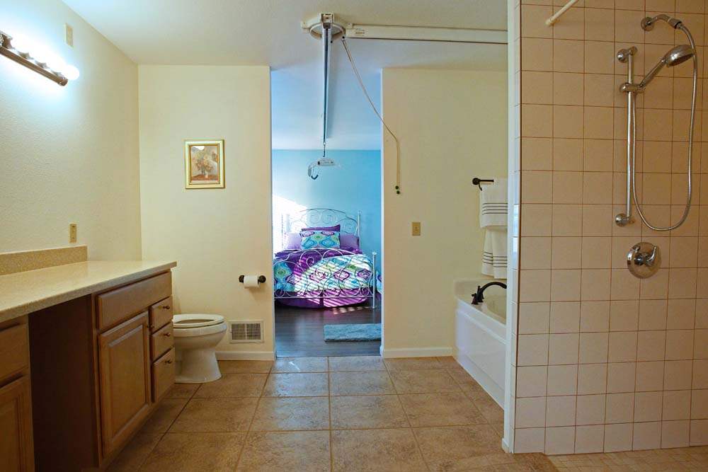 Sylvania-Taylor-Home-new-bathroom