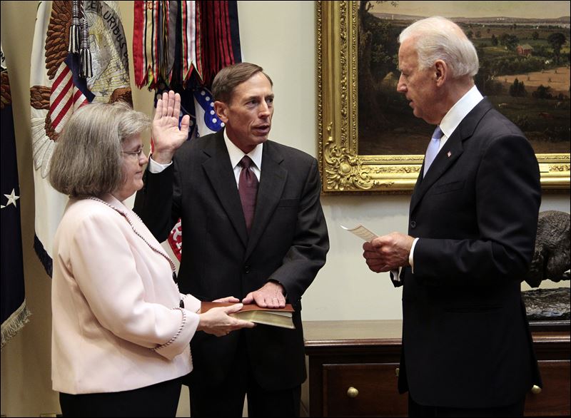 CIA DIRECTOR PETRAEUS QUITS OVER EXTRAMARITAL AFFAIR - Toledo Blade