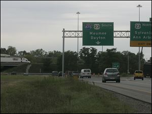 I-475/U.S. 23 split southbound in Sylvania Township.