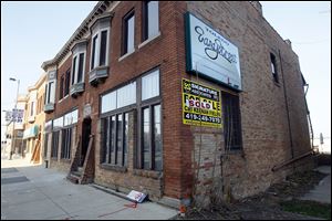 Lorenzen Realty has plans for five 2,000-square-foot units at the the former EasyStreet Cafe in Toledo.