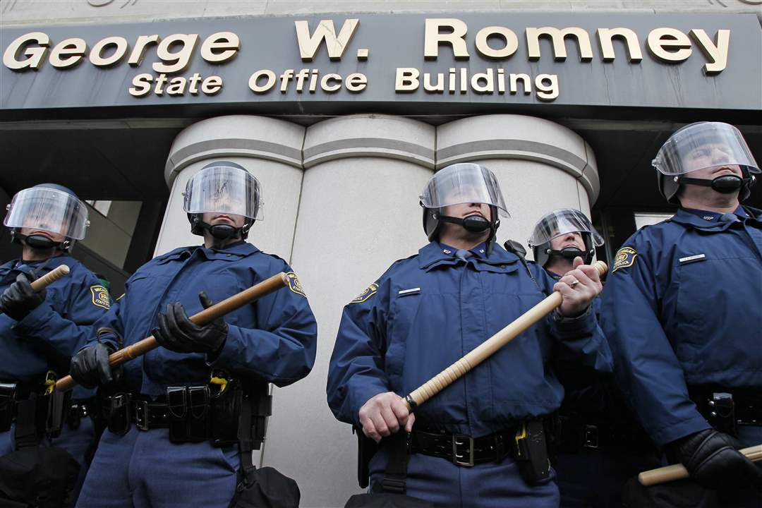 CTY-righttoworkprotest-romney-building