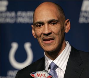 Former NFL coach and current NBC analyst Tony Dungy addressed the University of Michigan football team Thursday.